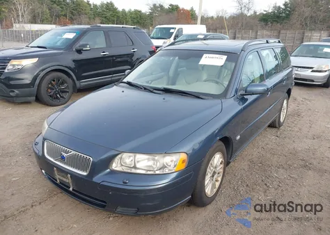 2005 Volvo V70 2.4 from USA, damaged, VIN YV1SW640952488553
